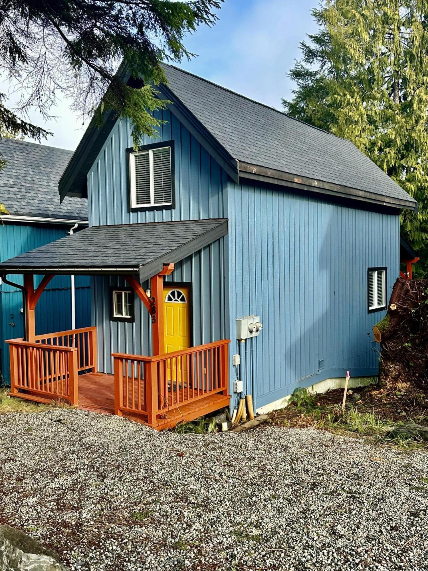 Waterfront Timber Frame Cottage! Ucluelet Exterior photo